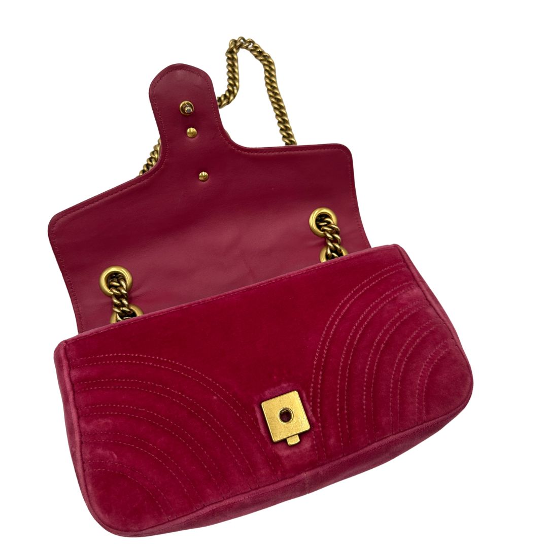 Borsa Gucci Marmont nella misura media in velluto rosa, di lusso, originale, buone condizioni, usata