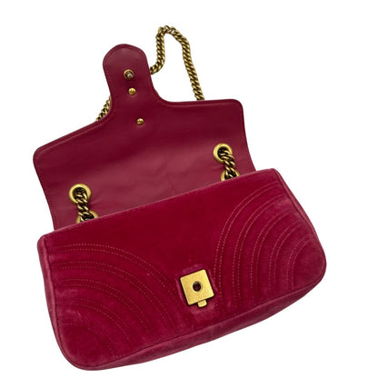 Borsa Gucci Marmont nella misura media in velluto rosa, di lusso, originale, buone condizioni, usata
