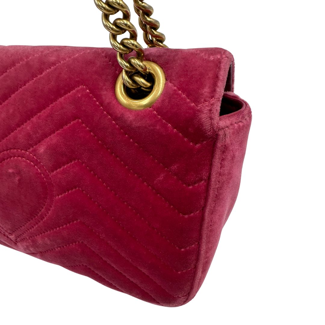 Borsa Gucci Marmont nella misura media in velluto rosa, di lusso, originale, buone condizioni, usata