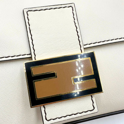 Borsa Fendi Baguette bianca