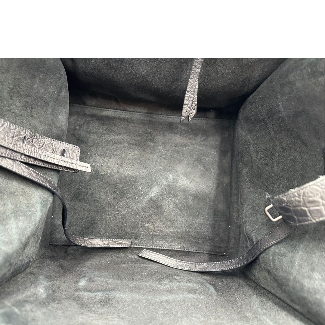 interno Borsa Celine Luggage Phantom in pelle nera trama cocco, munita di doppi manici stondati, di lusso, originale, ottime condizioni, usata 