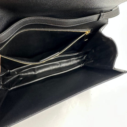  Borsa Salvatore Ferragamo in pelle nera con hardware dorato, puoi portarla a spalla o a tracolla, di lusso, originale, usata