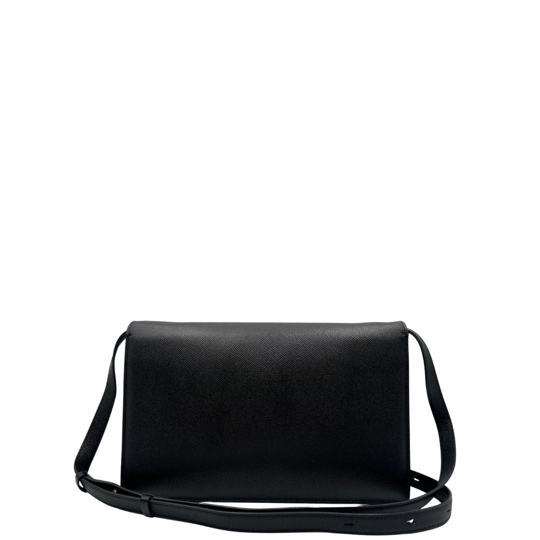  Borsa Salvatore Ferragamo in pelle nera con hardware dorato, puoi portarla a spalla o a tracolla, di lusso, originale, usata