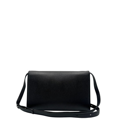  Borsa Salvatore Ferragamo in pelle nera con hardware dorato, puoi portarla a spalla o a tracolla, di lusso, originale, usata