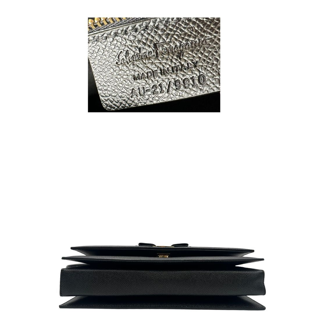  Borsa Salvatore Ferragamo in pelle nera con hardware dorato, puoi portarla a spalla o a tracolla, di lusso, originale, usata