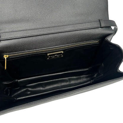  Borsa Salvatore Ferragamo in pelle nera con hardware dorato, puoi portarla a spalla o a tracolla, di lusso, originale, usata