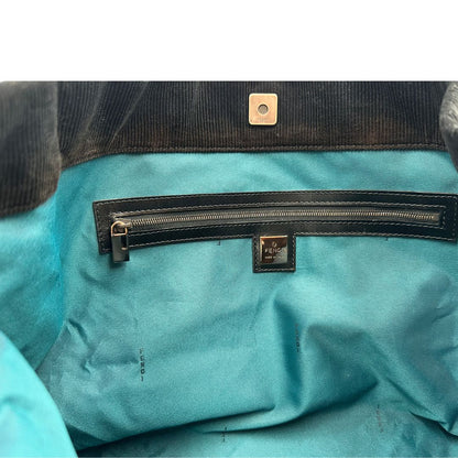  Borsa Fendi First in velluto nero a costine, munita di doppi manici in pelle