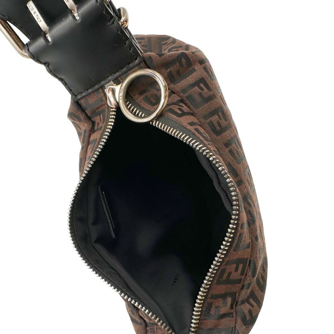 Interno, Borsa Fendi in tessuto marrone trama Zucchino con finiture in pelle nera, di lusso, originale, ottime condizioni, usata