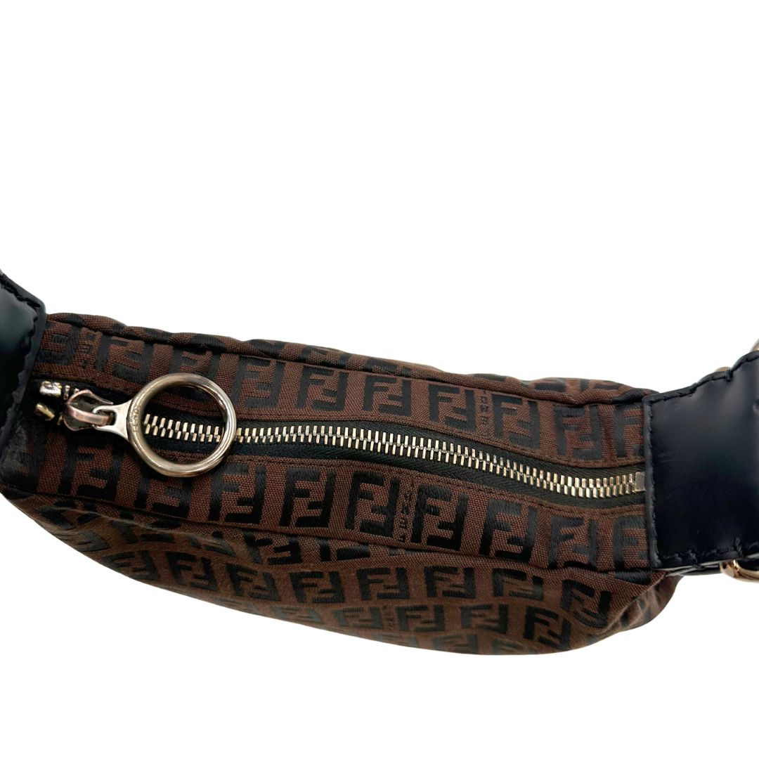 Chiusura, Borsa Fendi in tessuto marrone trama Zucchino con finiture in pelle nera, di lusso, originale, ottime condizioni, usata