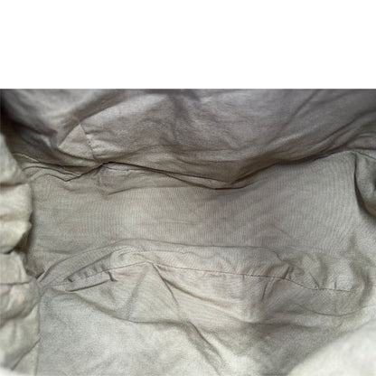Interno, Borsa Borbonese in poliestere color nero e grigio antracite trama occhio di pernice, morbida e capiente, presenta una tracolla regolabile e dettagli metallici color oro. Originale, usata, di lusso, in condizioni ottime
