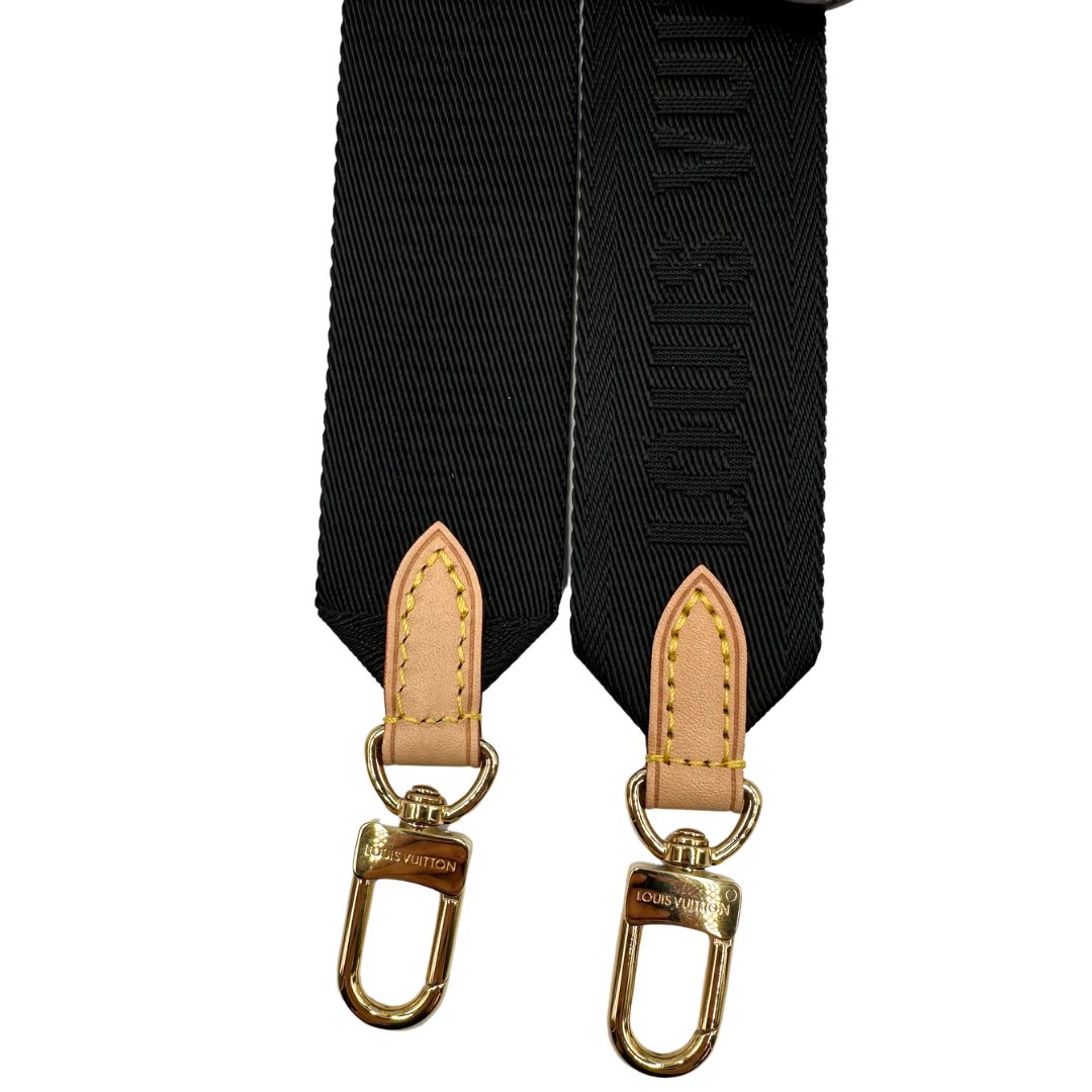 Accessorio tracolla Louis Vuitton realizzato in tessuto nero munito di portamonete in tela monogram
