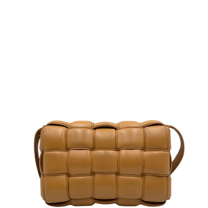 retro Borsa Bottega Veneta Cassette Padded in pelle trama intreccio color cammello, di lusso, originale, ottime condizioni, usata 