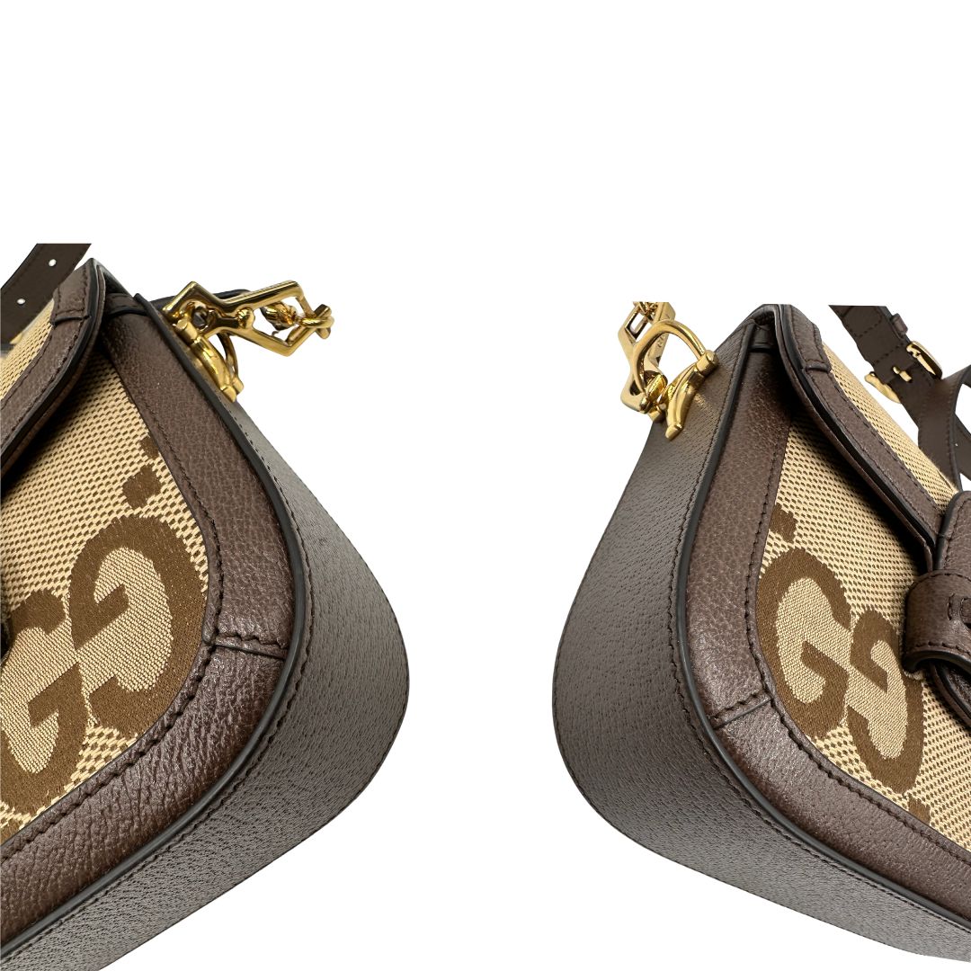 Borsa Gucci in tessuto beige con il monogramma in versione “Jumbo” e finiture in pelle marroni, munita di doppie tracolle, una in pelle amovibile e regolabile e una in tessuto Web verde e rosso amovibile e regolabile, di lusso, originale, eccellenti condizioni, usata