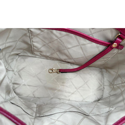 Borsa MK in pelle color magenta con hardware dorato, munita di doppi manici, da portare a spalla, di lusso, originale, ottime condizioni, usata
