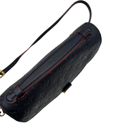 Manici, Borsa Louis Vuitton Métis in pelle monogram empreinte blu notte con parti metalliche dorate. Munita di un manico e tracolla regolabile con fibbia e amovibile. Originale, usata, di lusso, in ottime condizioni.