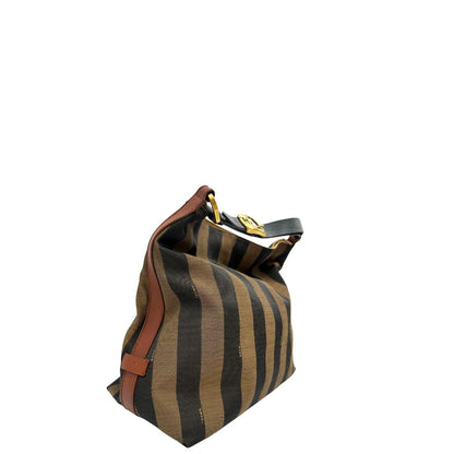 Laterale, Borsa a spalla Fendi in tessuto trama Pequin in marrone e beige, finiture in pelle nocciola e metalleria dorata. Indossabile a spalla. Originale, usata, di lusso, in ottime condizioni.