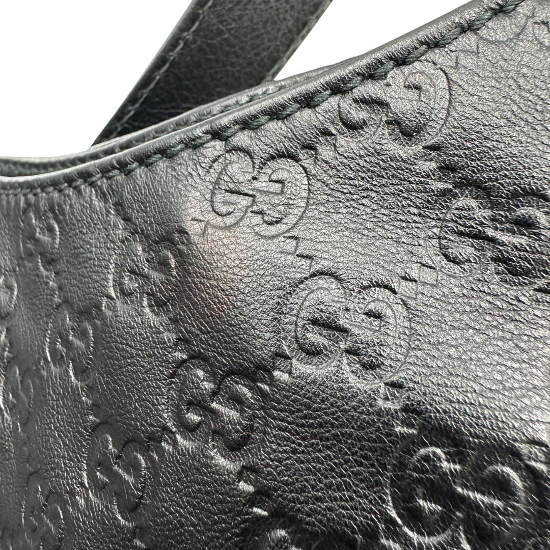 Borsa Gucci in pelle nera trama Guccissima, indossabile a spalla o a tracolla, di lusso, originale, ottime condizioni, usata