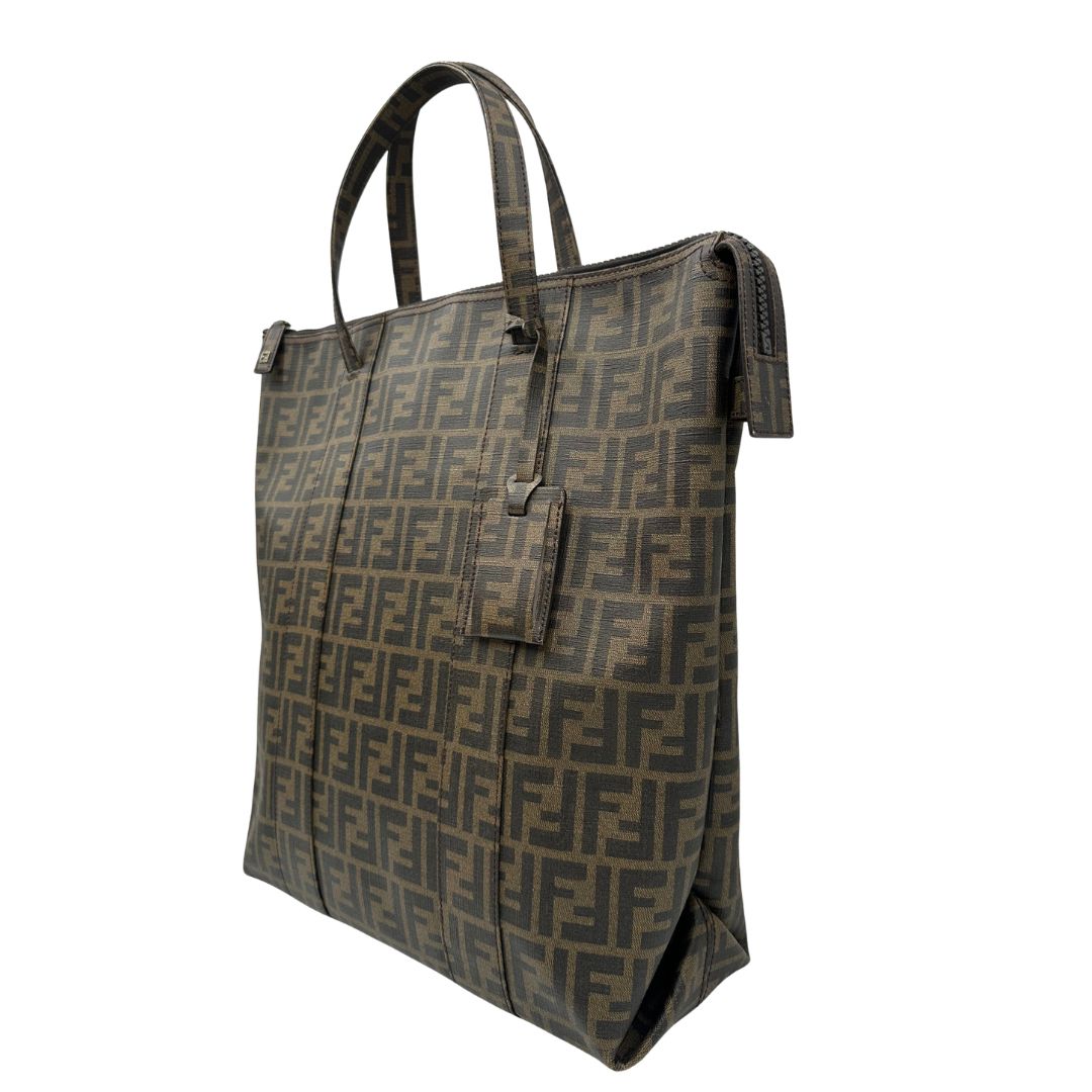 lato  Borsa Tote Fendi in canvas trama Zucca color tabacco, di lusso, originale, ottime condizioni, usata 