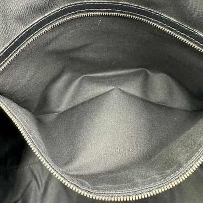 interno  Borsa Gucci in tessuto nero con finiture in pelle traforata, indossabile a spalla, di lusso, originale, ottime condizioni 