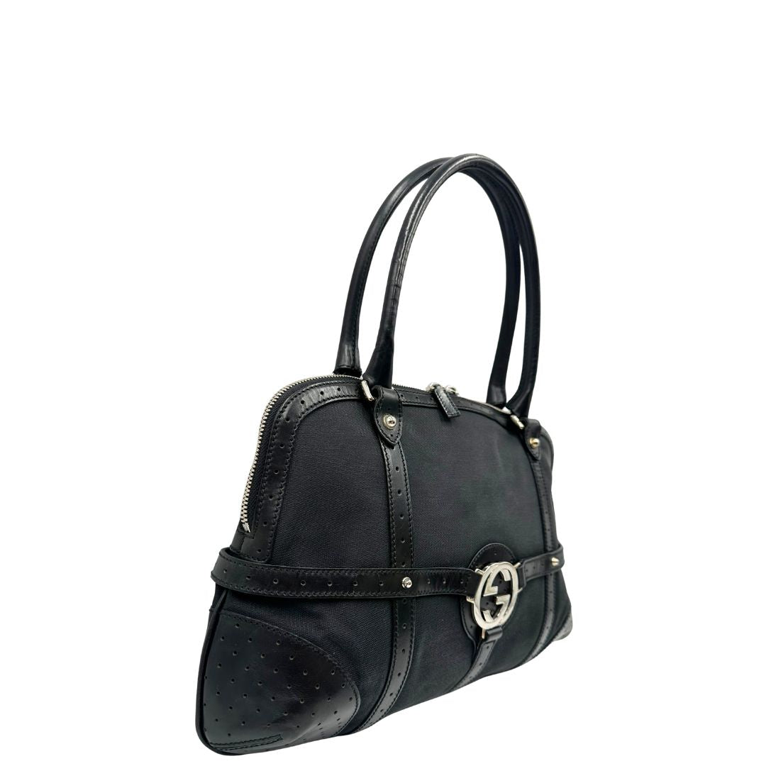  Borsa Gucci in tessuto nero con finiture in pelle traforata, indossabile a spalla, di lusso, originale, ottime condizioni