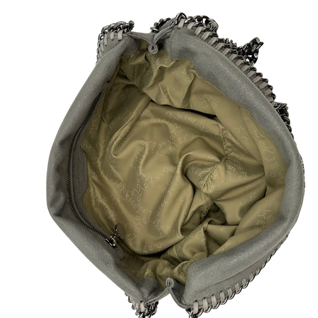 interno  Borsa Stella McCartney modello Fold Over Tote realizzata in shaggy dear grigia, di lusso, originale, usata 