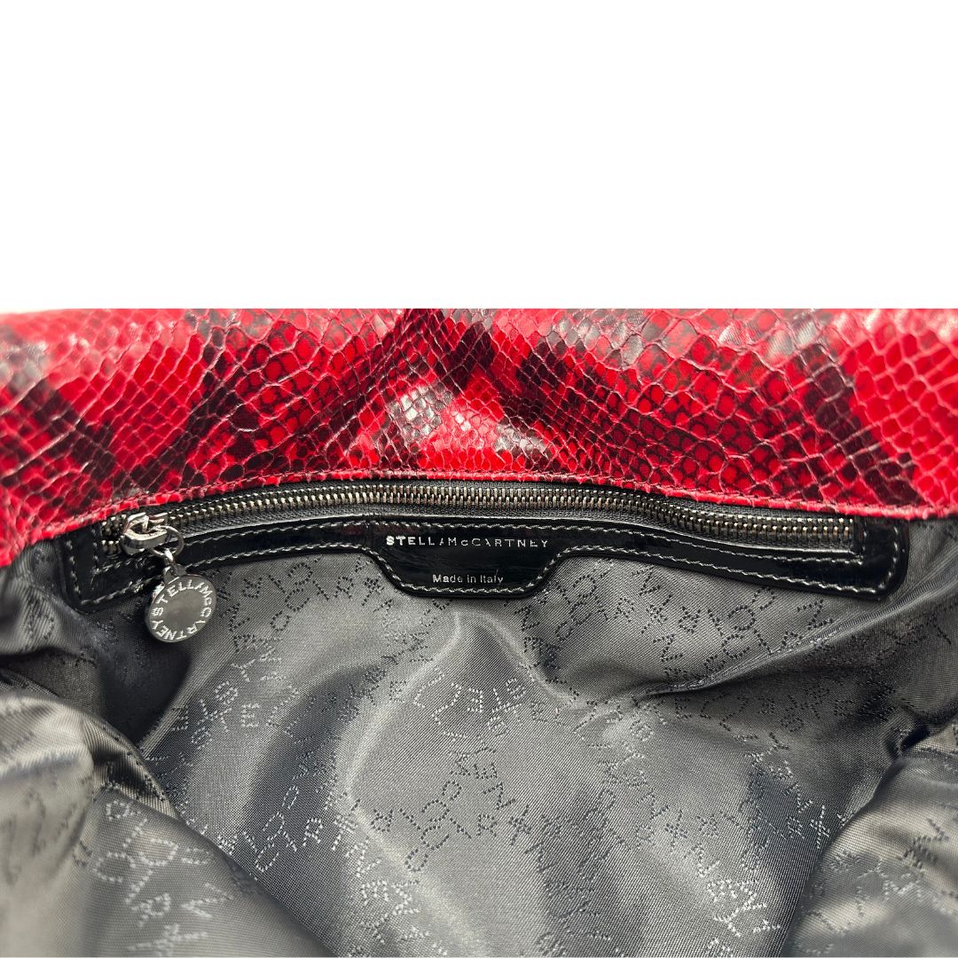 interno Borsa Stella McCartney modello Fold Over Tote realizzata in ecopelle effetto pitone rosso, di lusso, originale, eccellenti condizioni 