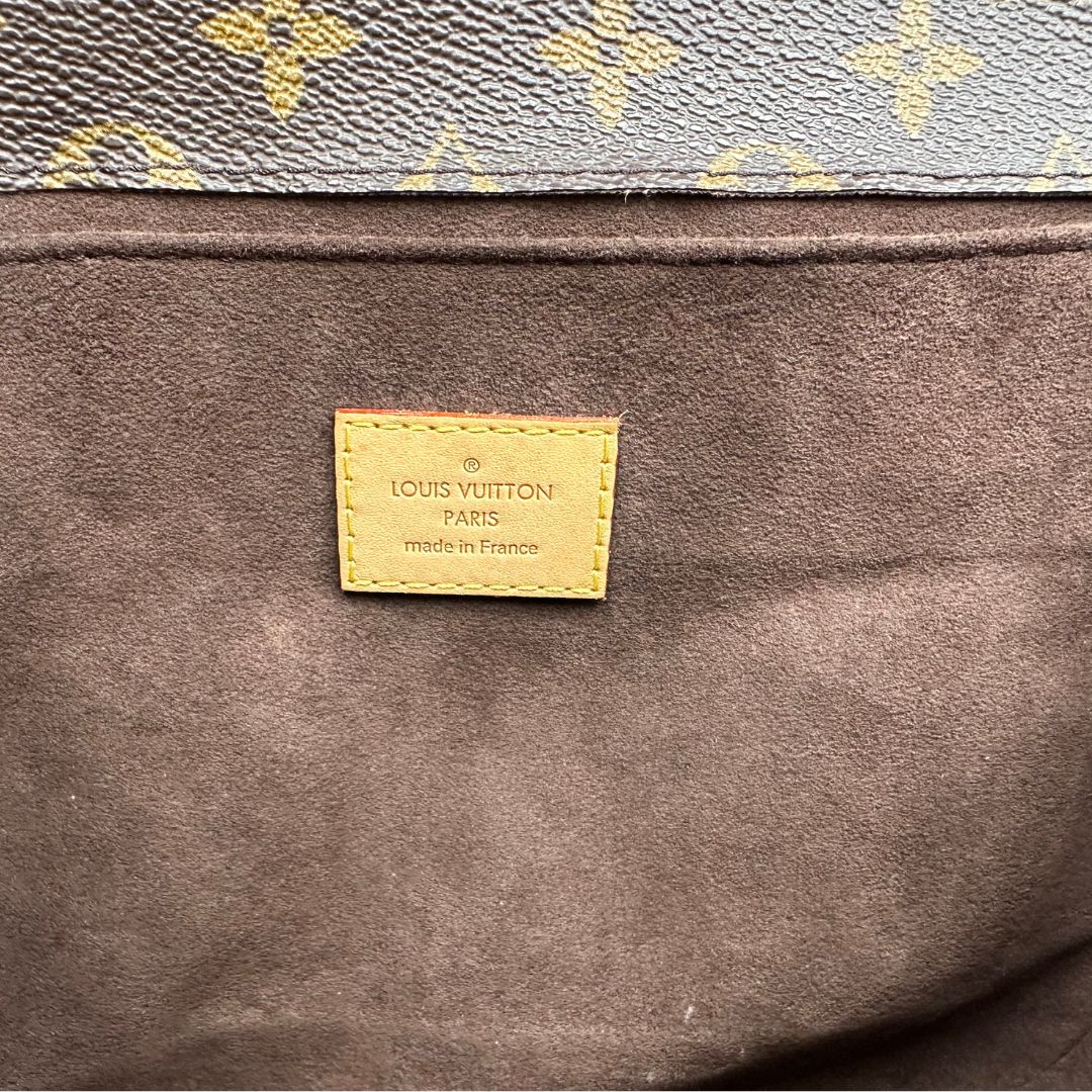 interno Borsa LV in canvas monogrammato marrone e hardware dorato, indossabile a tracolla o a mano, di lusso, originale, ottime condizioni, usata