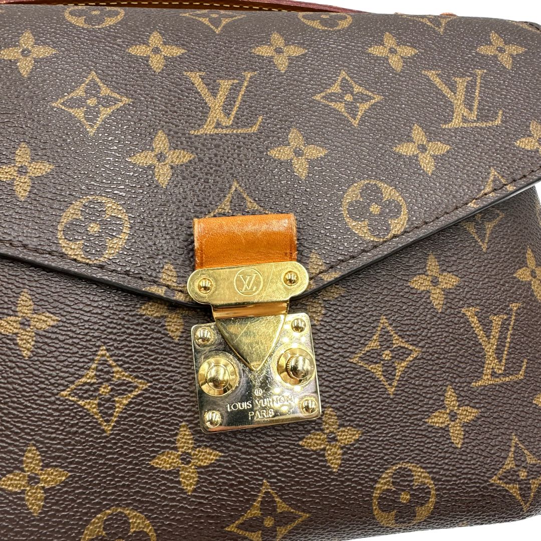 Borsa LV in canvas monogrammato marrone e hardware dorato, indossabile a tracolla o a mano, di lusso, originale, ottime condizioni, usata