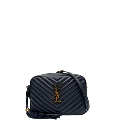 Front di una borsa Saint Laurent blu navy con iconico logo centrale YSL, caratterizzata da impunture trapuntate ad “y” e nappa decorativa, usata, originale, second hand, in ottime condizioni.