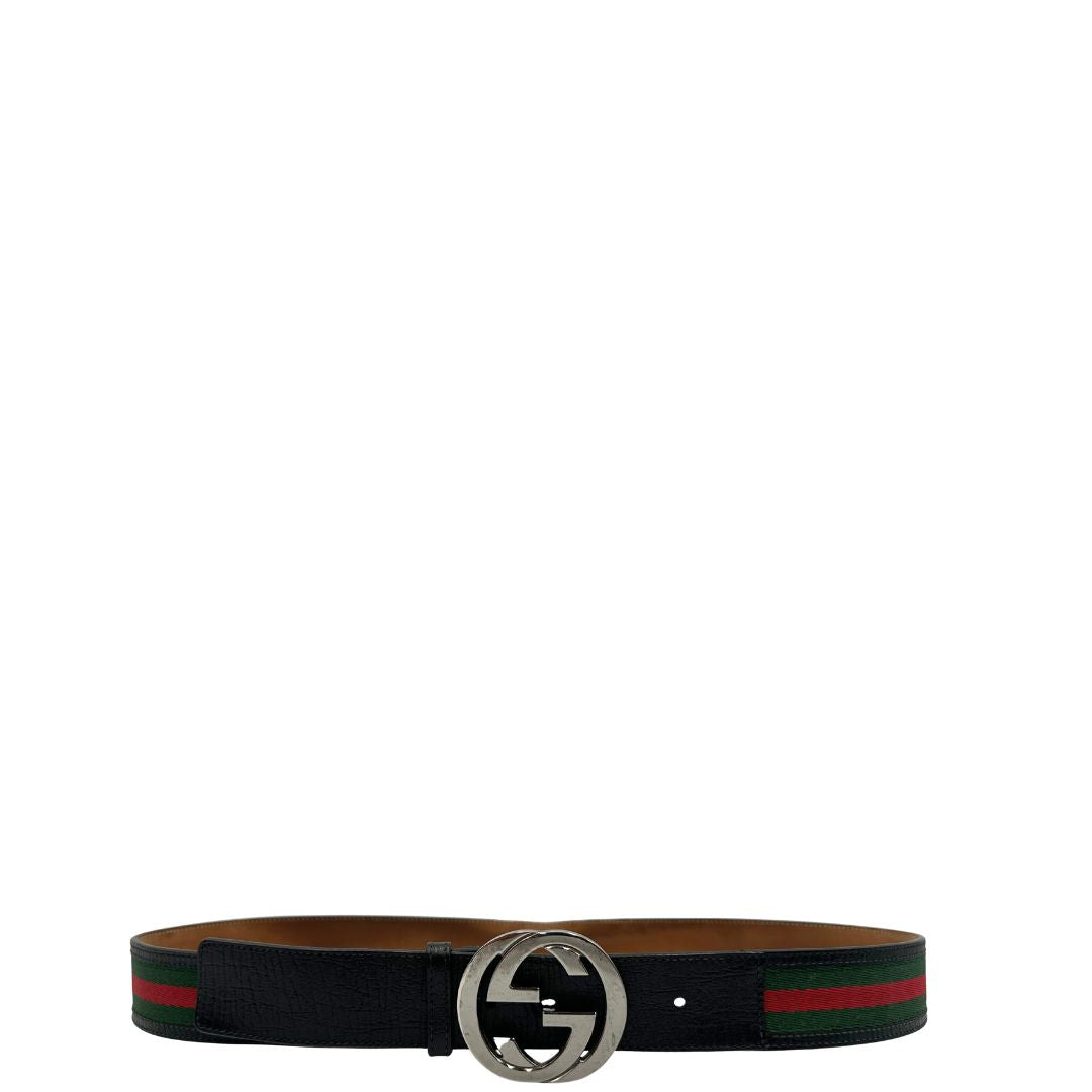 Cintura Gucci GG in pelle nera con il dettaglio web verde e rosso. Originale, usata, di lusso, in ottime condizioni.