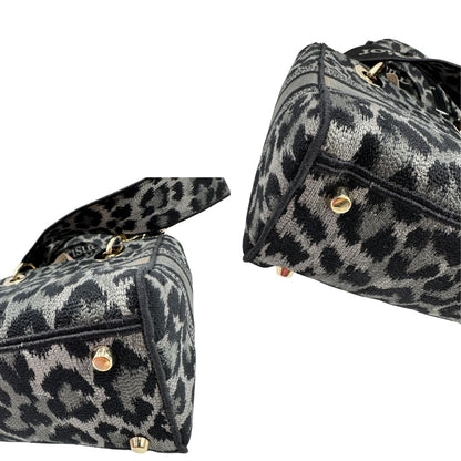 angoli Borsa Lady D-Lite Christian Dior realizzata in tessuto grigio e nero con motivo animalier, di lusso, originale, usata 
