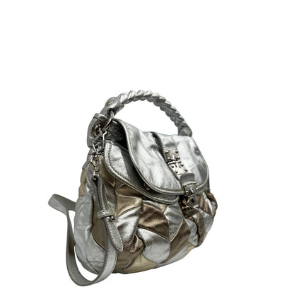 lato Borsa Miu Miu in pelle matelassè color argento e oro champagne con parti metalliche argentate, di lusso, originale, ottime condizioni 