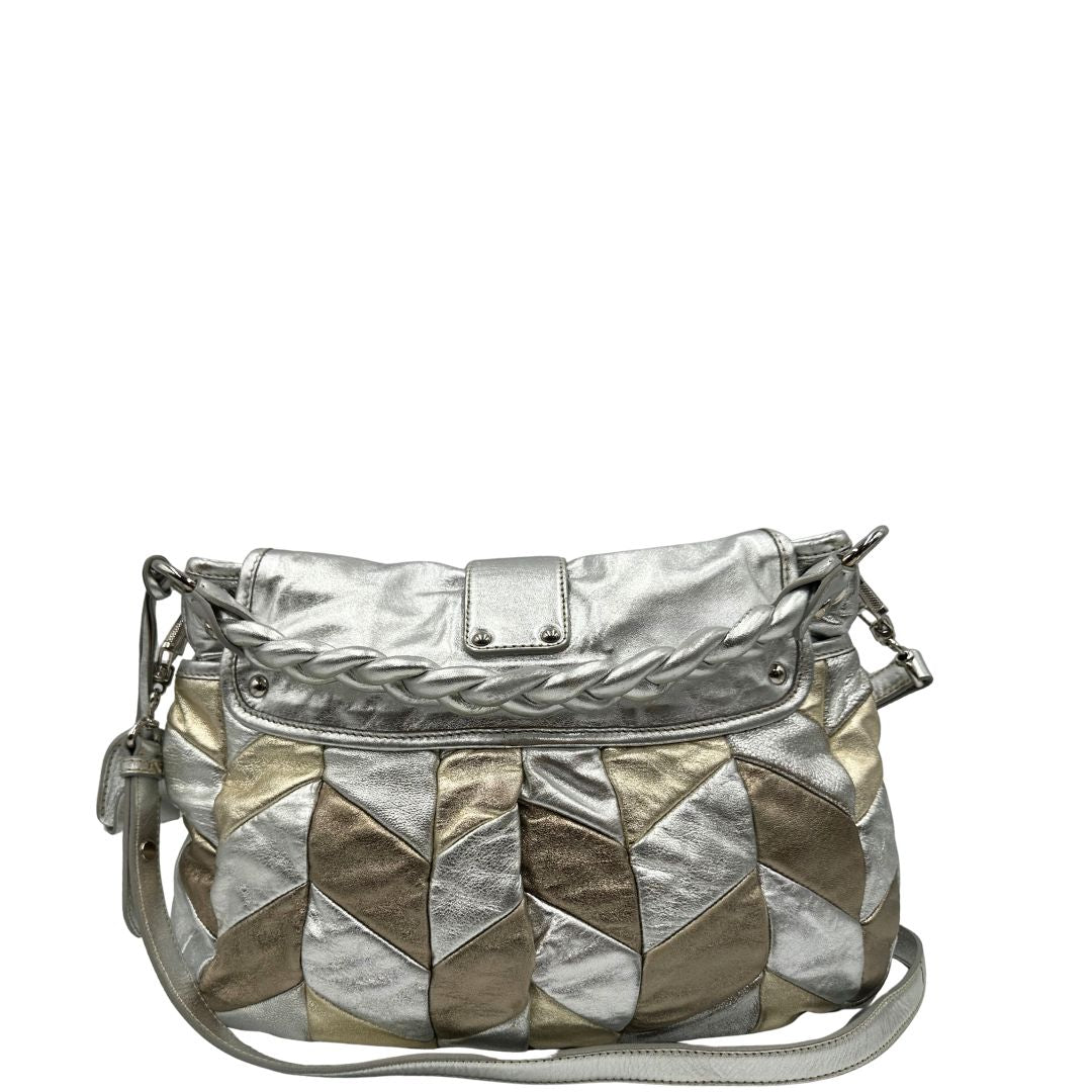 retro Borsa Miu Miu in pelle matelassè color argento e oro champagne con parti metalliche argentate, di lusso, originale, ottime condizioni 