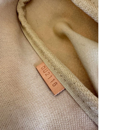 Codice, Borsa Louis Vuitton Favorite in canvas Damier Azur con parti metalliche dorate. Munita di una tracolla amovibile in vacchetta naturale e un manico in catena. Originale, usata, di lusso, in ottime condizioni.
