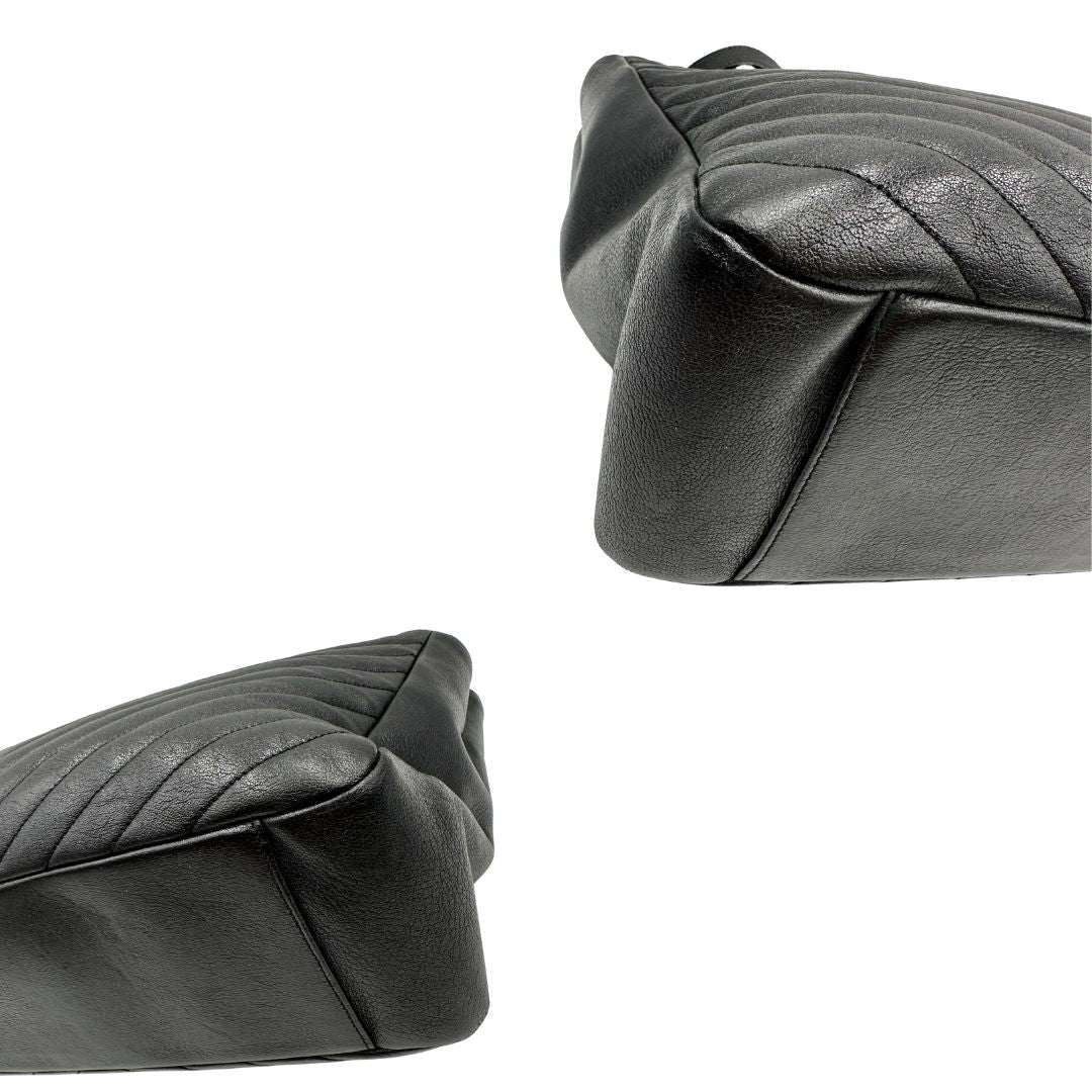 angoli della   Borsa Saint Laurent in pelle nera con impunture trapuntate chevron, di lusso, originale, ottime condizioni, usata 