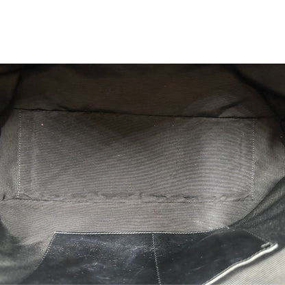 interno della Borsa Saint Laurent in pelle nera con impunture trapuntate chevron, di lusso, originale, ottime condizioni, usata 