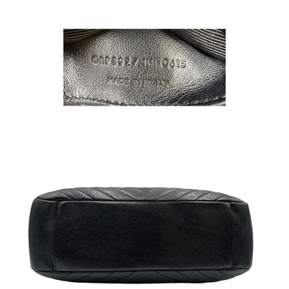 base della   Borsa Saint Laurent in pelle nera con impunture trapuntate chevron, di lusso, originale, ottime condizioni, usata 