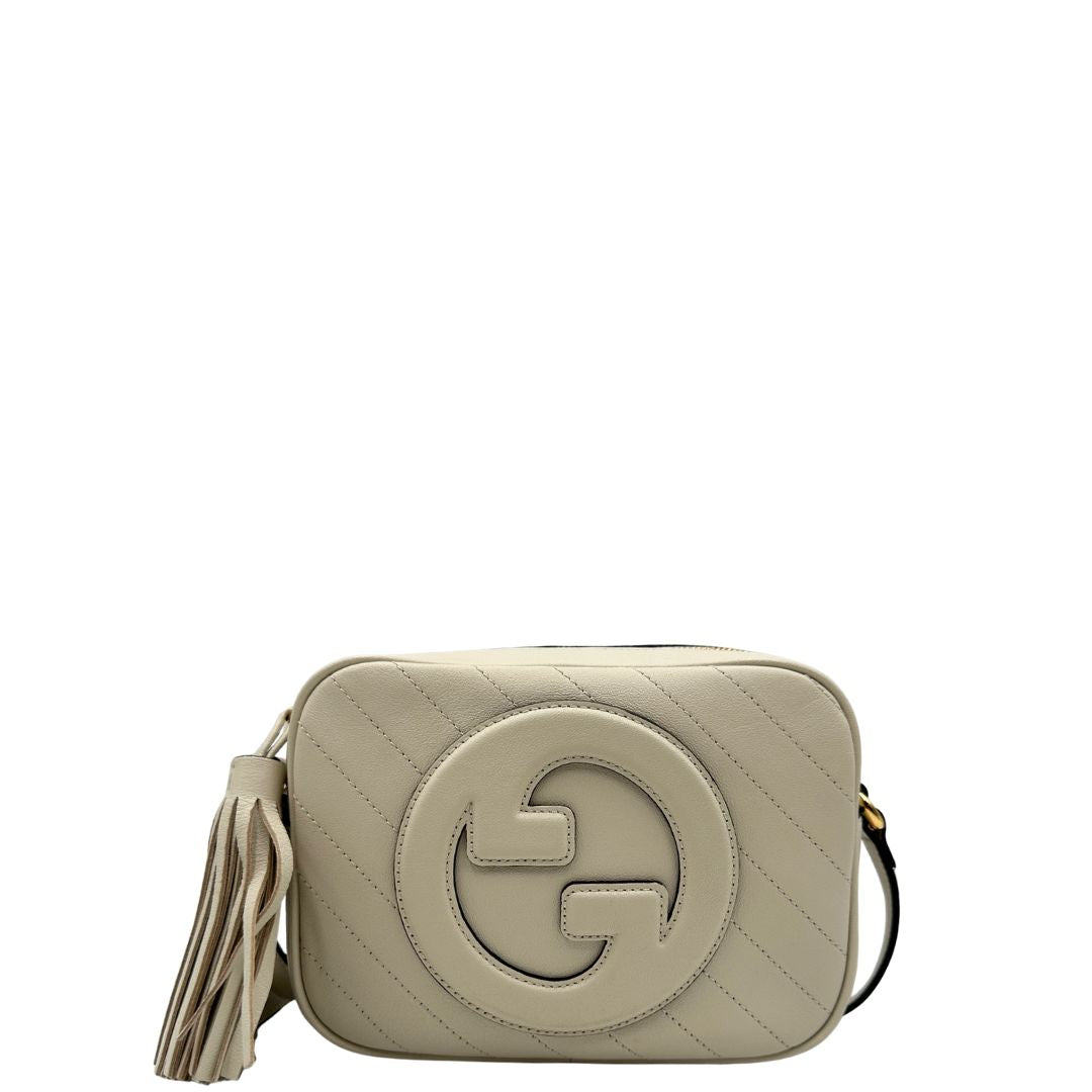 front  Borsa Gucci Blondie in pelle color bianco latte, con iconica G sul front e munita di una tracolla regolabile, di lusso, originale, usata 