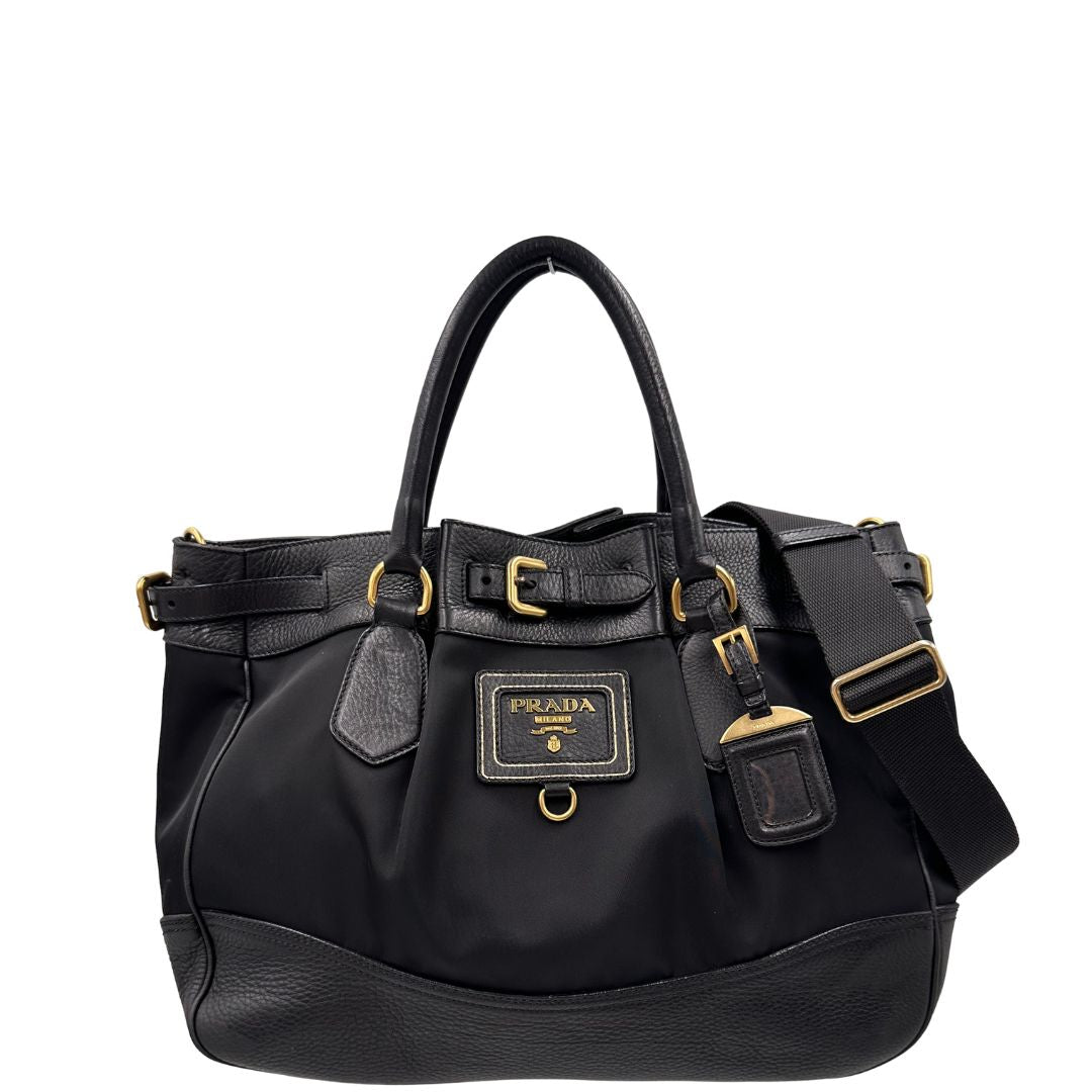  Borsa Prada in pelle nera e tessuto tono su tono con hardware dorato, indossabile a spalla o a tracolla, di lusso, originale, ottime condizioni 