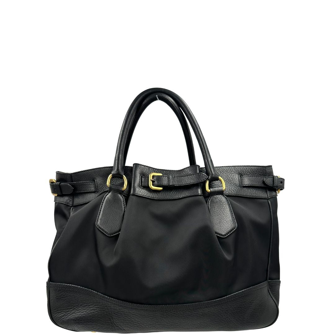 retro  Borsa Prada in pelle nera e tessuto tono su tono con hardware dorato, indossabile a spalla o a tracolla, di lusso, originale, ottime condizioni 