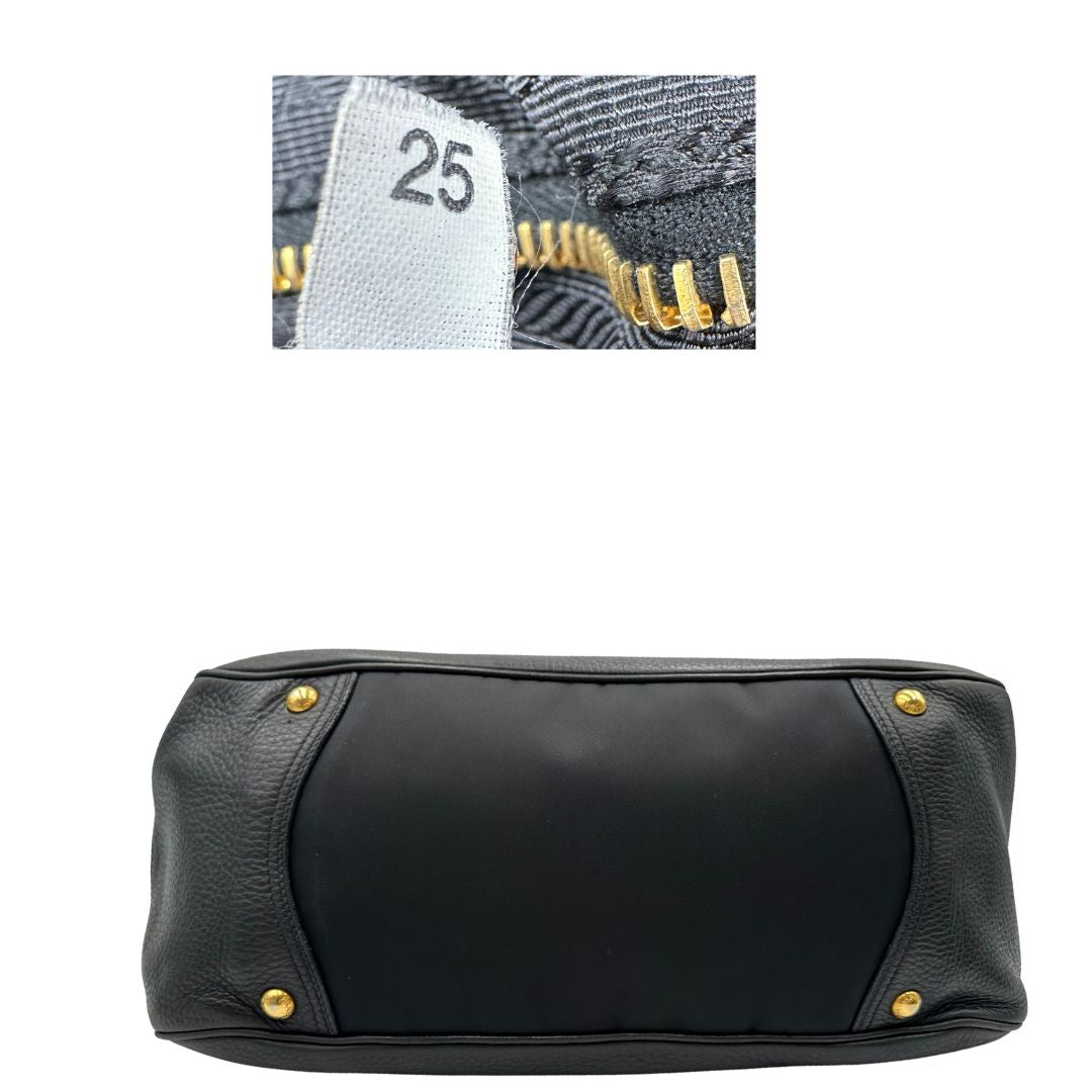 base  Borsa Prada in pelle nera e tessuto tono su tono con hardware dorato, indossabile a spalla o a tracolla, di lusso, originale, ottime condizioni 