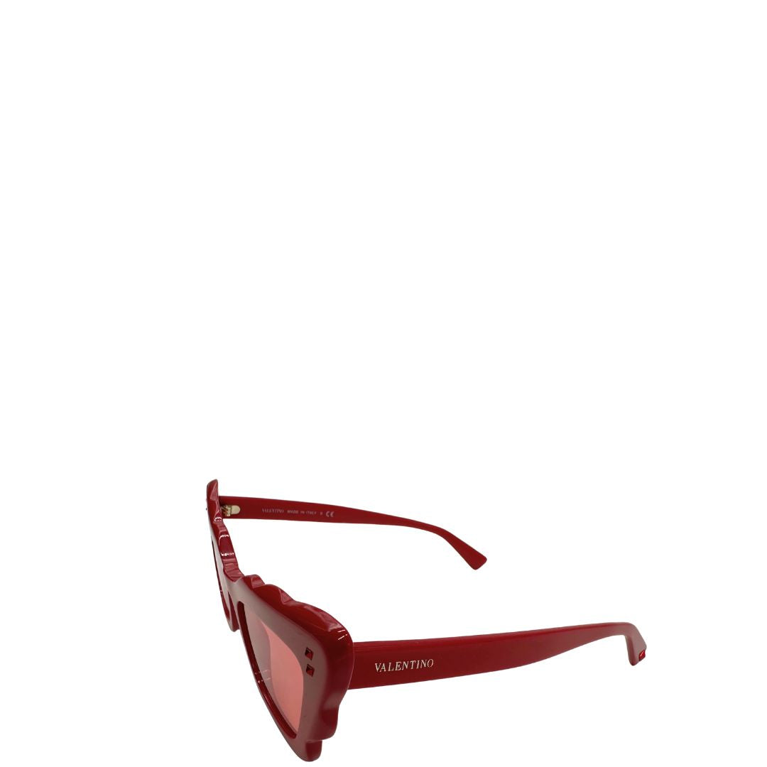 Occhiali da sole Valentino Garavani in acetato rosso impreziositi da mini borchie tono su tono