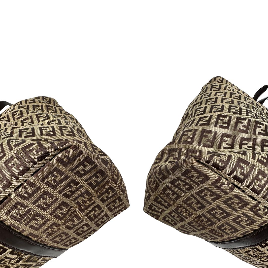 Borsa Fendi in tessuto trama Zucchino con finiture in pelle marrone, di lusso, originale, ottime condizioni, usata