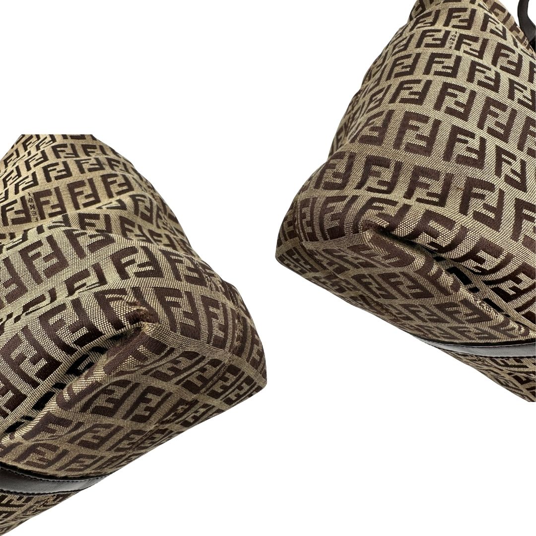 Borsa Fendi in tessuto trama Zucchino con finiture in pelle marrone, di lusso, originale, ottime condizioni, usata