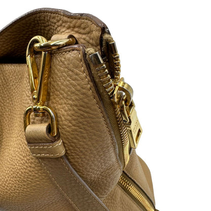  Borsa Prada in pelle color argilla con hardware dorato, indossabile a spalla o a tracolla, di lusso, originale, buone condizioni, usata