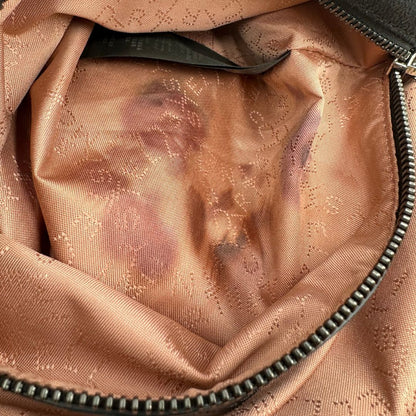 interno  Borsa Falabella nella versione fold over tote nera, con hardware dorato e argentato, di lusso, originale, ottime condizioni, usata 