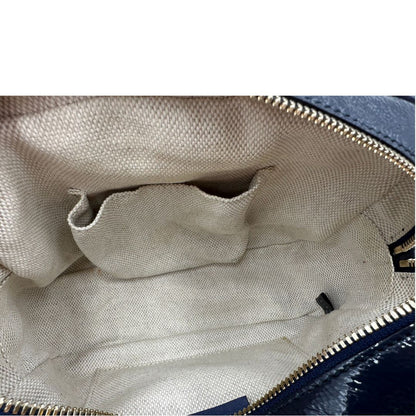 interno  Borsa Gucci Soho in pelle color blu notte, con iconica G sul front, munita di una tracolla regolabile, di lusso, originale, ottime condizioni 