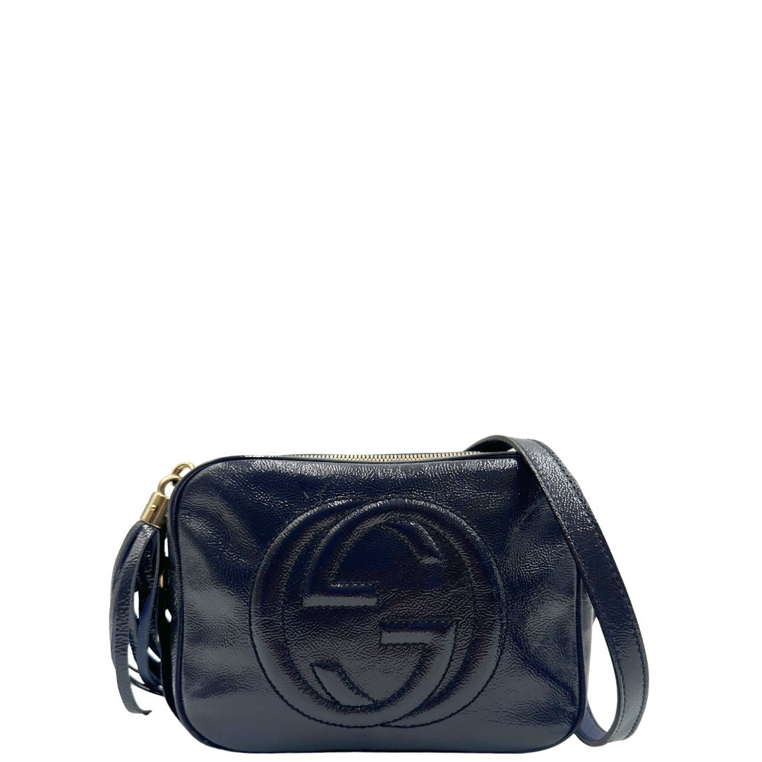 front  Borsa Gucci Soho in pelle color blu notte, con iconica G sul front, munita di una tracolla regolabile, di lusso, originale, ottime condizioni 