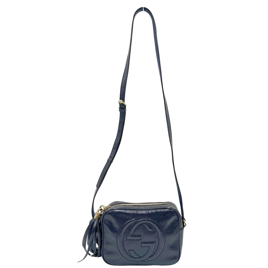 front  Borsa Gucci Soho in pelle color blu notte, con iconica G sul front, munita di una tracolla regolabile, di lusso, originale, ottime condizioni 