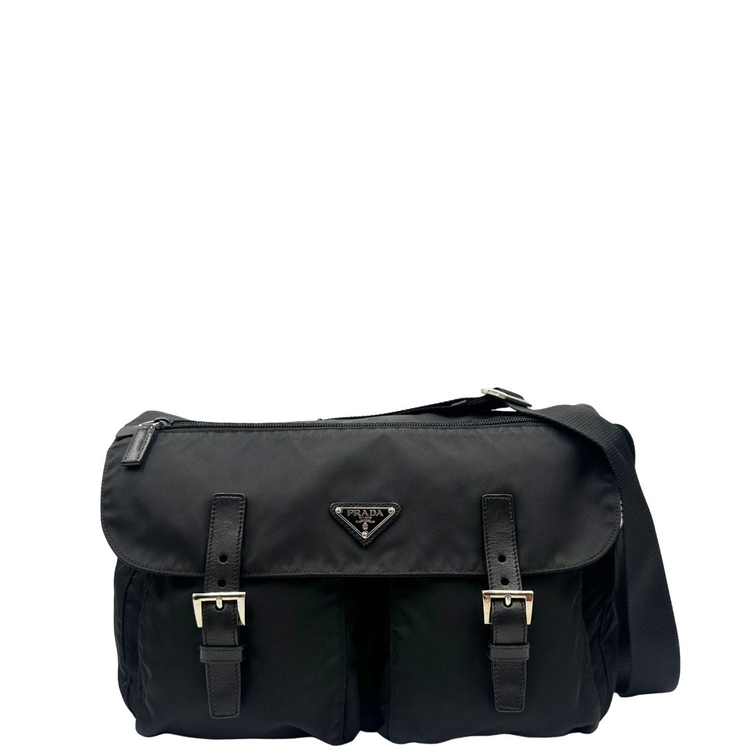 front  Borsa Prada in nylon nero e hardware argentato, di lusso, originale, ottime condizioni, usata